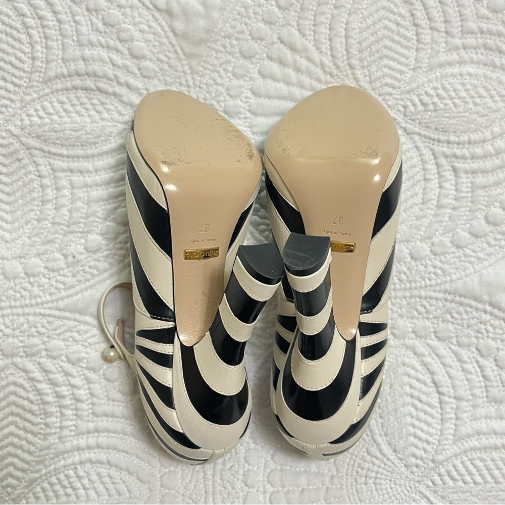 GUCCI Lesley Malaga Pump Heel Zebra Black White Leather Mary Jane Size 37 - Picture 9 of 11